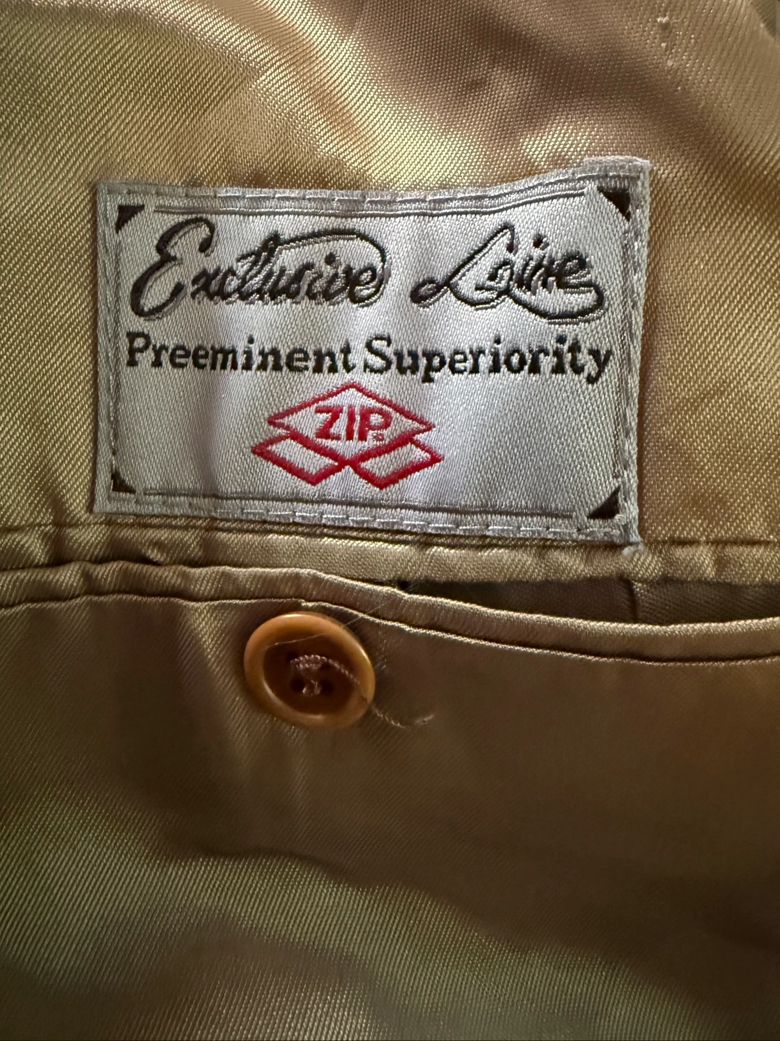 Chaqueta vintage, talla 52 italiana, nunca usada. Los bolsillos delanteros todavía están cosidos, sin embargo, hay algunas imperfecciones – photo 3